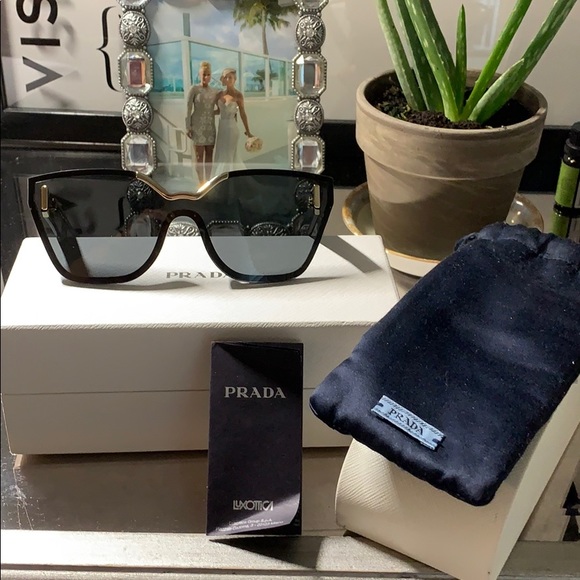 Prada Accessories - Prada plaque black/gray shades